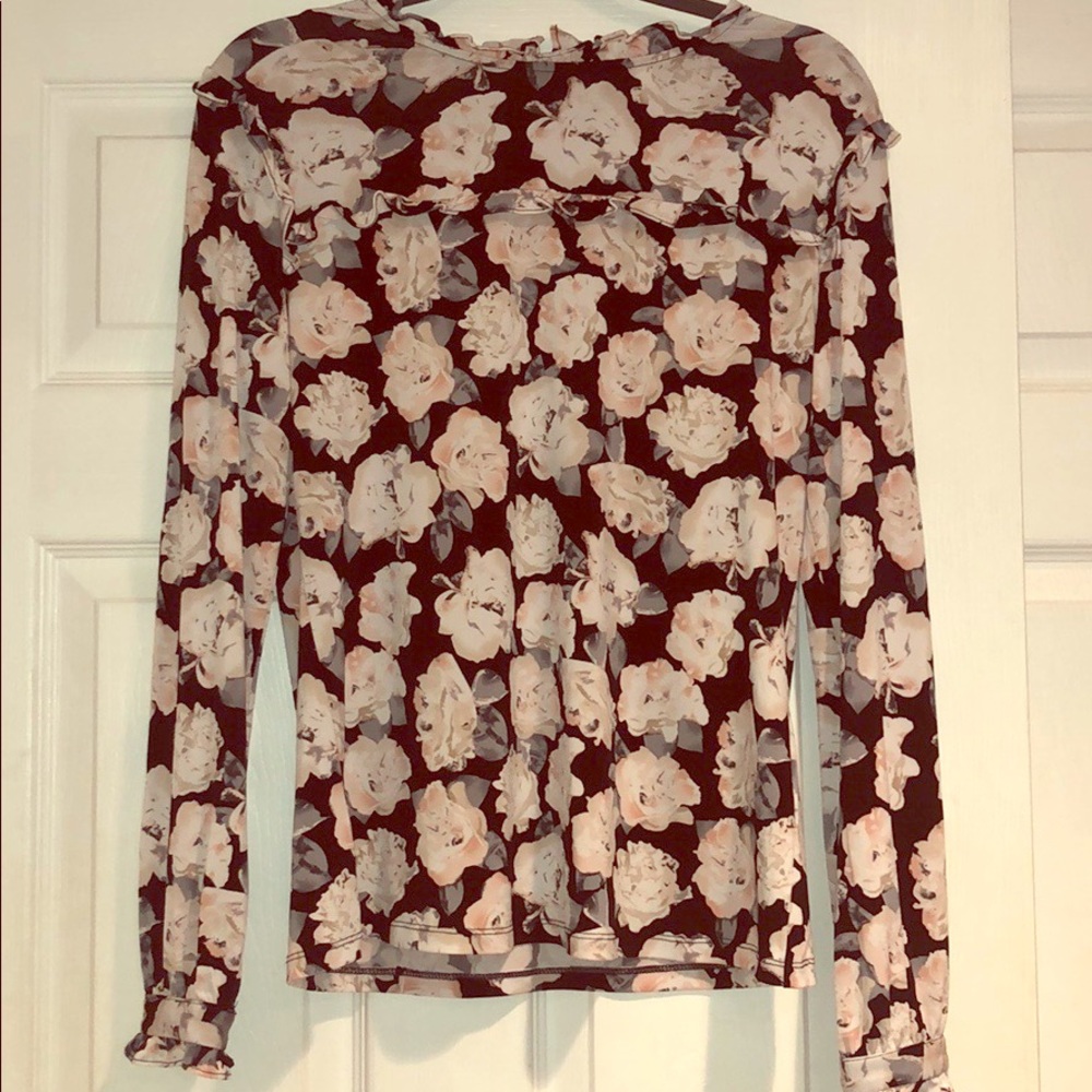 Women’s floral blouse 🌸